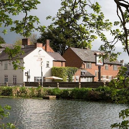 Ye Old Boote Inn Whittington  Luaran gambar